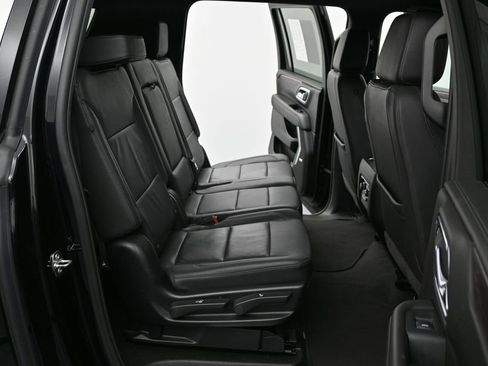Used 2024 Chevrolet Suburban LT AWD/4WD image 8
