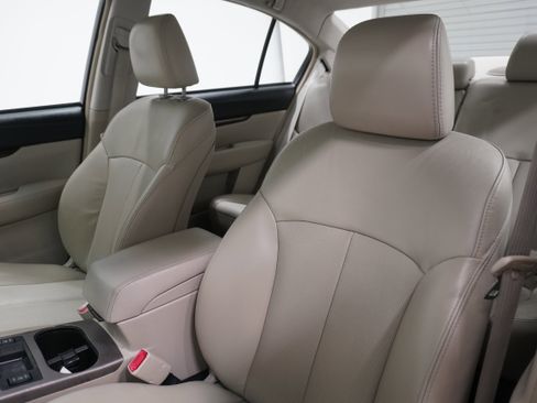 Used 2013 Subaru Legacy 3.6R Limited image 6
