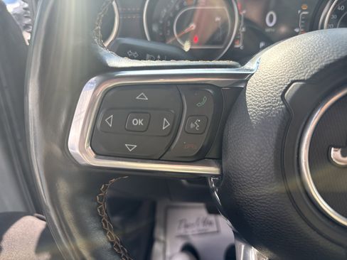 Used 2023 Jeep Wrangler Unlimited Sahara image 18