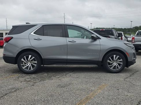 Used 2024 Chevrolet Equinox LT w/ LPO, Floor Liner Package FWD image 6