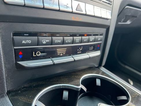 Used 2015 Mercedes-Benz E 550 Cabriolet image 28