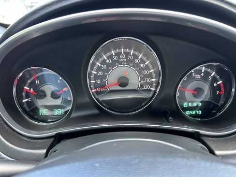 Used 2013 Chrysler 200 Touring FWD image 15