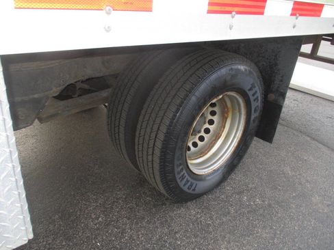 Used 2016 Freightliner Sprinter 3500 RWD image 14