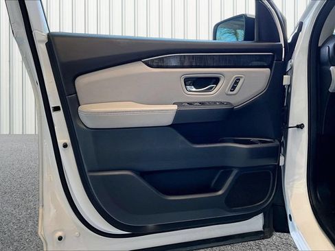 Used 2024 Honda Pilot Elite image 17