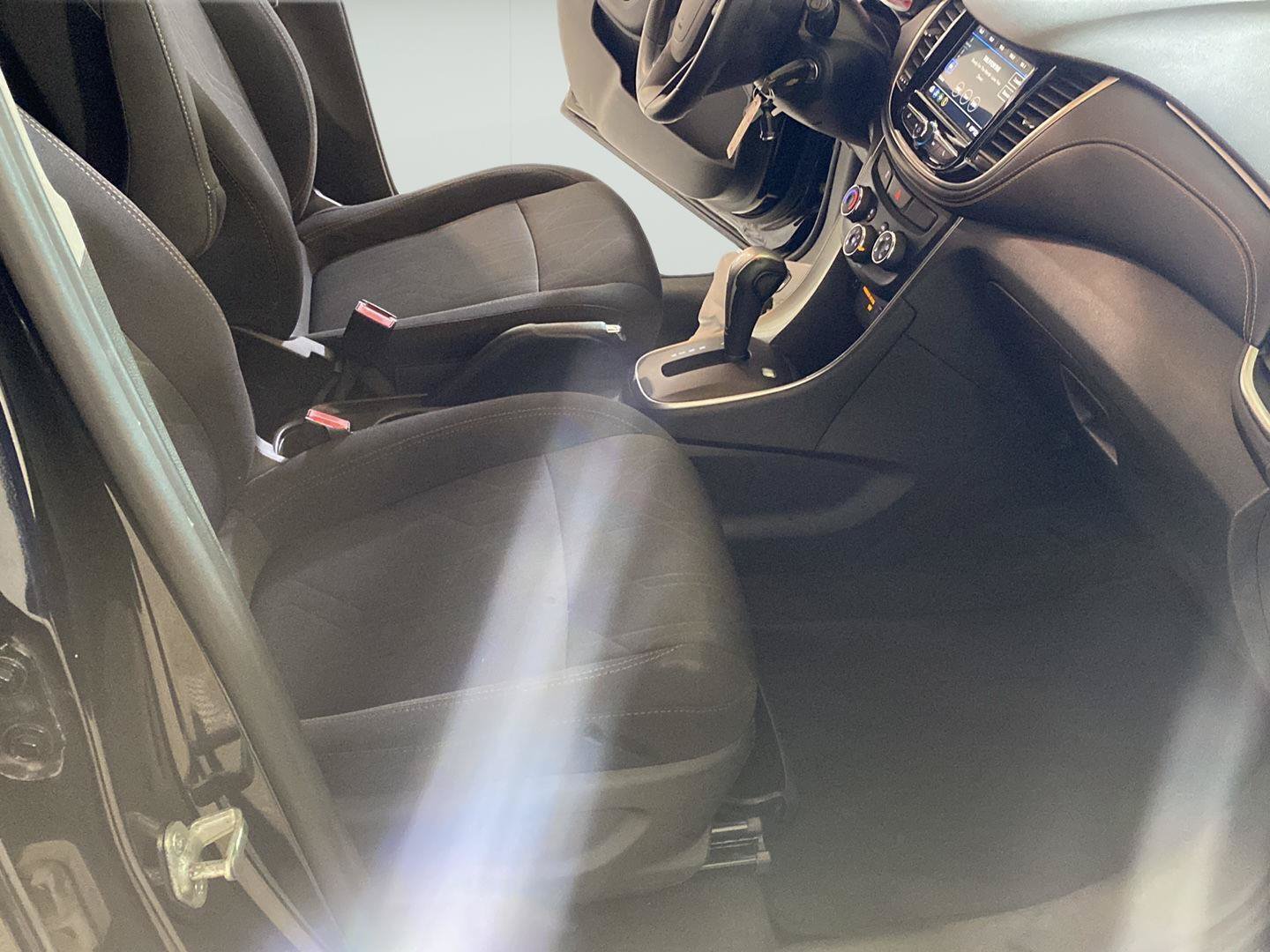 Certified 2019 Chevrolet Trax LT FWD image 32