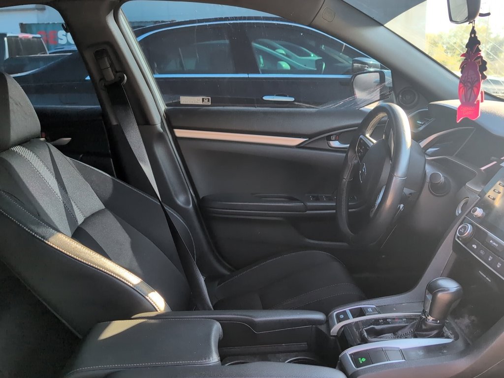 Used 2020 Honda Civic Sport image 2