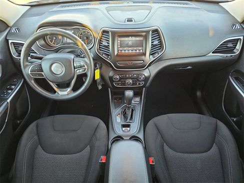 Used 2019 Jeep Cherokee Latitude w/ Popular Appearance Group image 9