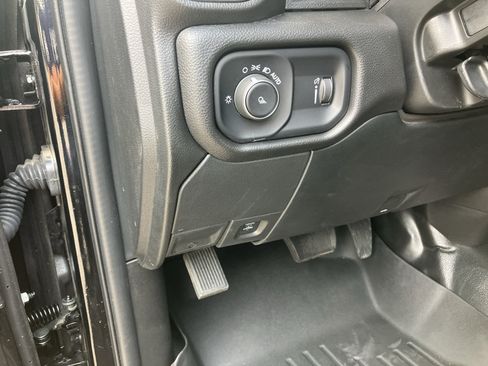 Certified 2024 RAM 2500 Tradesman w/ Chrome Appearance Group AWD/4WD image 14