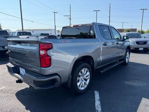 Used 2020 Chevrolet Silverado 1500 Custom w/ Custom Value Package AWD/4WD image 8