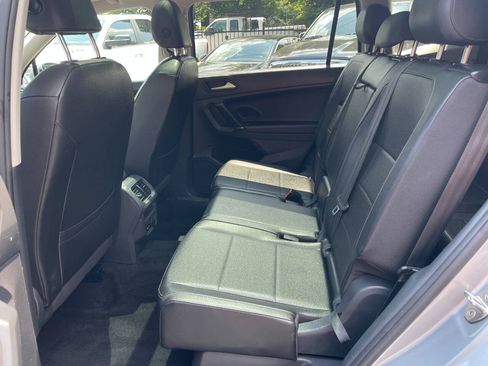 Used 2020 Volkswagen Tiguan SEL w/ 3rd Row Seat Package AWD/4WD image 19