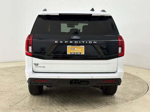 Certified 2025 Ford Expedition Active AWD/4WD image 10