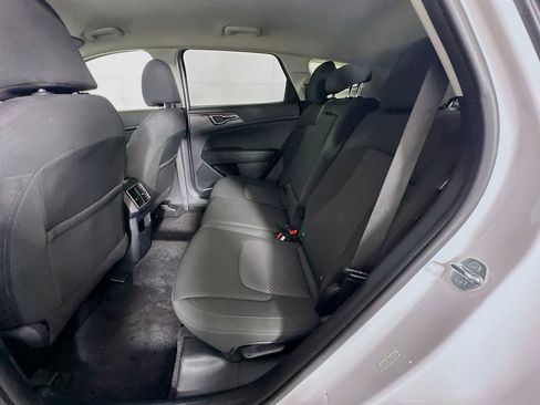 Used 2025 Kia Sportage LX image 27
