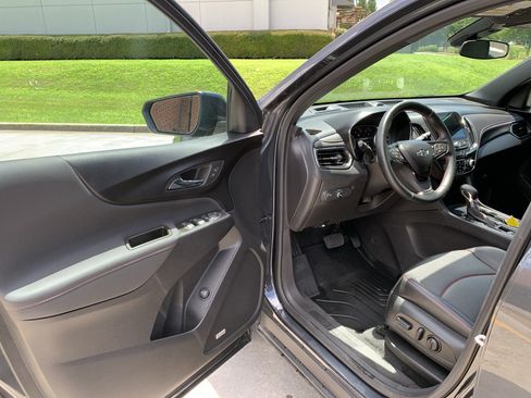Used 2023 Chevrolet Equinox RS w/ RS Leather Package FWD image 6