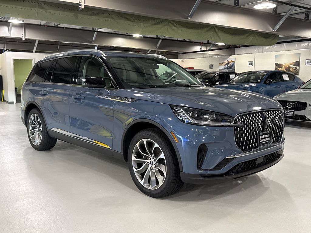 Used 2026 Lincoln Aviator Reserve w/ Illumination Package AWD/4WD image 1