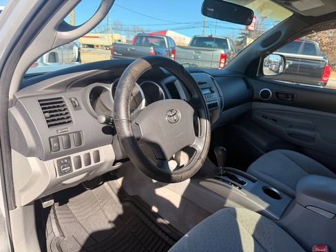 Used 2007 Toyota Tacoma PreRunner image 10