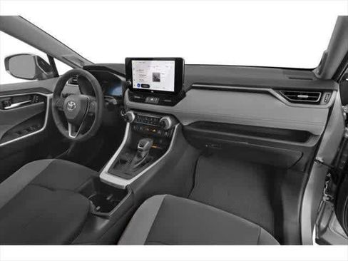 Used 2025 Toyota RAV4 XLE FWD image 21