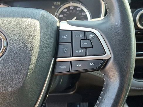 Certified 2022 Toyota Highlander XLE image 22