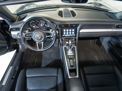 Certified 2018 Porsche 911 Targa 4 AWD/4WD image 23