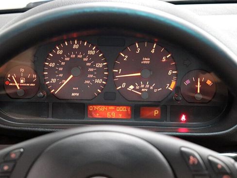 Used 2004 BMW 325Ci Convertible image 38