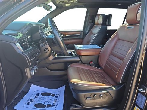 Used 2023 GMC Yukon XL Denali Ultimate image 10