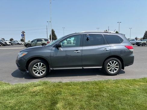 Used 2013 Nissan Pathfinder SV w/ Cargo Pkg AWD/4WD image 6