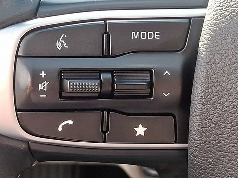 Used 2025 Kia Sportage EX FWD image 21