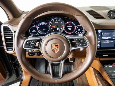 Used 2020 Porsche Cayenne S AWD/4WD image 9