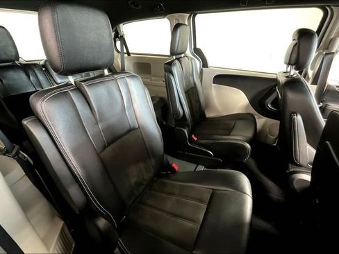 Used 2019 Dodge Grand Caravan SXT image 27