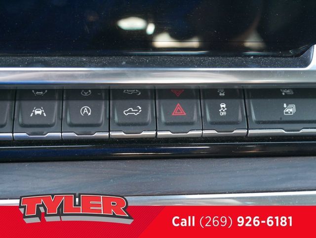 Used 2025 GMC Sierra 1500 SLT AWD/4WD image 32
