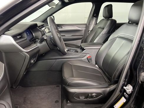 New 2025 Jeep Grand Cherokee L Limited w/ Trailer Tow Package image 9