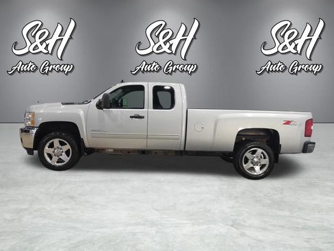 Used 2013 Chevrolet Silverado 2500 LT w/ Interior Plus Package AWD/4WD image 18