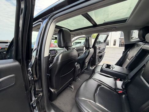 Used 2018 Jeep Compass Limited w/ Navigation Group AWD/4WD image 15