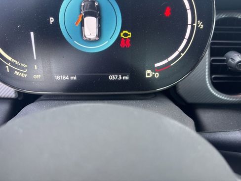 Used 2024 MINI Cooper S w/ Signature Upholstery Package image 8