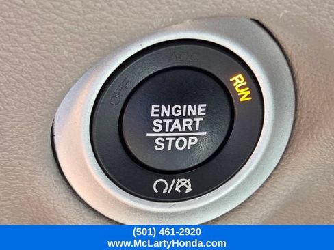 Used 2023 Chrysler Pacifica Touring-L FWD image 24