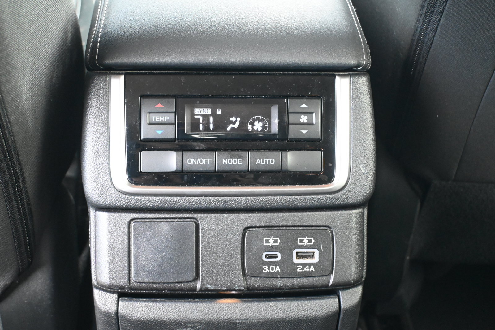 Used 2023 Subaru Ascent Premium w/ Convenience Package AWD/4WD image 24