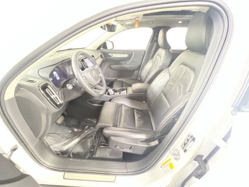 Used 2023 Volvo XC40 B5 Plus w/ Driver Assist Package image 21