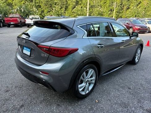 Used 2017 INFINITI QX30 Premium w/ Navigation Package FWD image 5