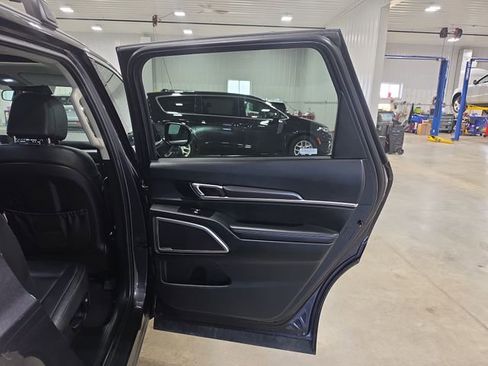 Used 2025 Kia Telluride S AWD/4WD image 28