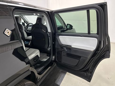 Used 2024 Rivian R1S Adventure AWD/4WD image 19