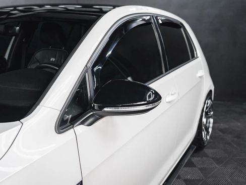 Used 2018 Volkswagen Golf R 4-Door image 10