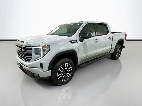 Used 2024 GMC Sierra 1500 AT4 w/ Technology Package AWD/4WD image 3