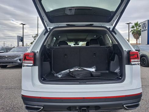 Used 2025 Volkswagen Atlas SE image 25