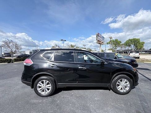 Used 2016 Nissan Rogue SV w/ SV Premium Package AWD/4WD image 7