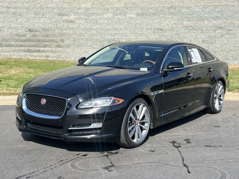 Used 2019 Jaguar XJ R-Sport RWD image 2