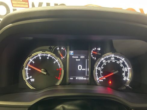 Used 2022 Toyota 4Runner TRD Off-Road Premium image 29