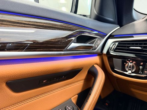 Used 2019 BMW 530i w/ Premium Package RWD image 42