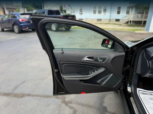 Used 2020 Mercedes-Benz GLA 250 4MATIC image 34
