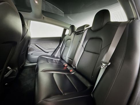 Used 2018 Tesla Model 3 RWD image 22