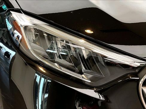 Used 2025 Mercedes-Benz GLC 300 image 25