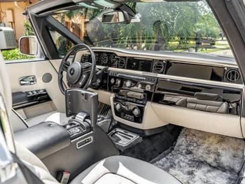 Used 2014 Rolls-Royce Phantom Drophead Coupe image 63